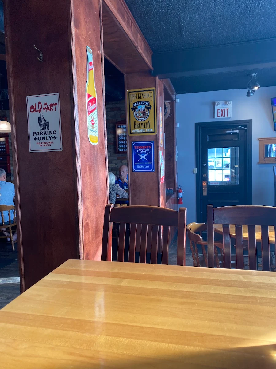 Vibe, Roxy's Tap &Grill