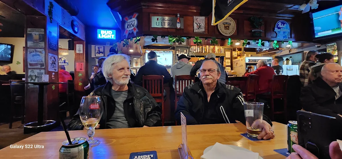 Vibe, Roxy's Tap &Grill