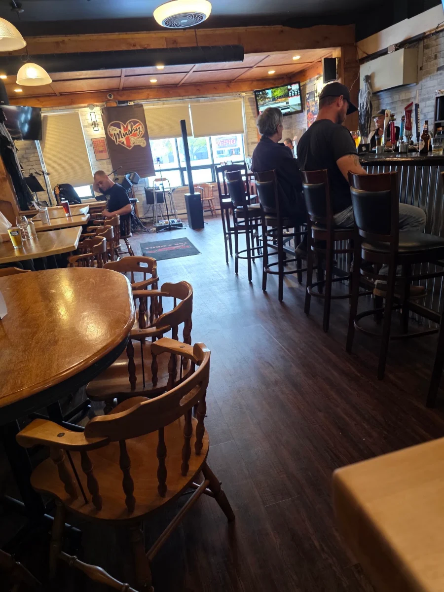 Vibe, Roxy's Tap &Grill