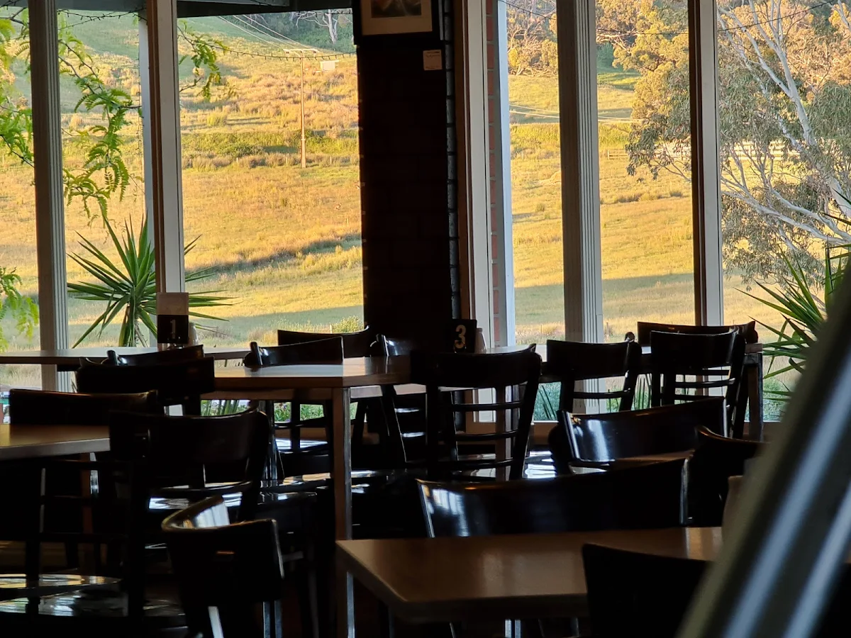 Vibe, Mount Compass Hotel