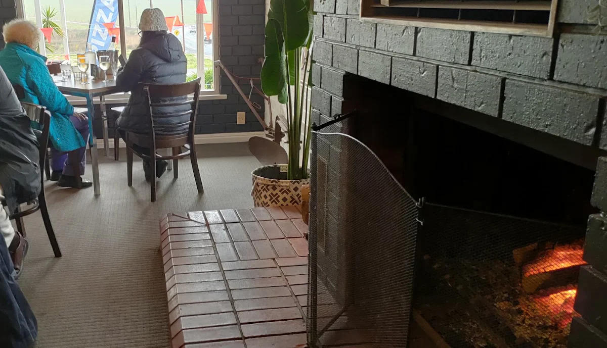 Vibe, Mount Compass Hotel