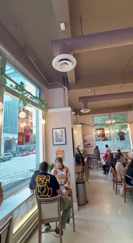Vibe, Awesome Bagel & Café