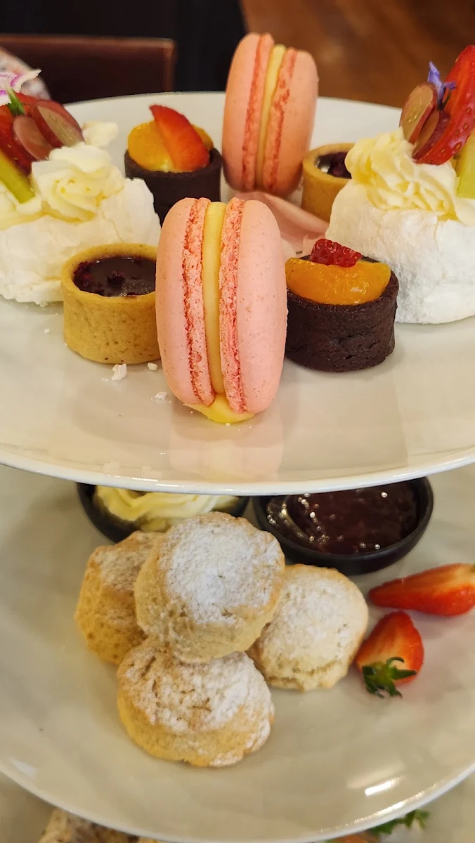 Food & drink, Avenue Restaurant & Lobby Bar