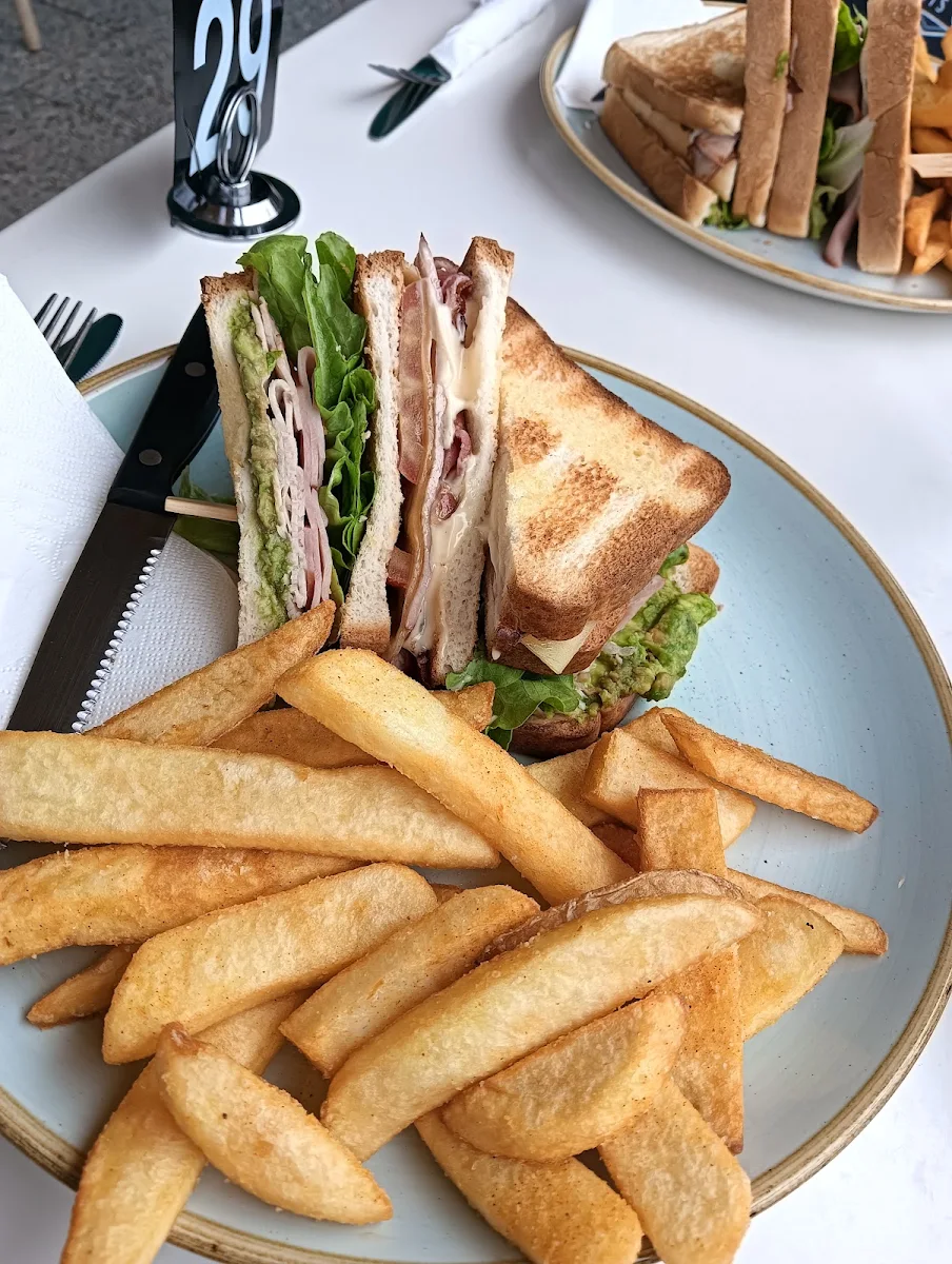 Food & drink, Lavish Cafe