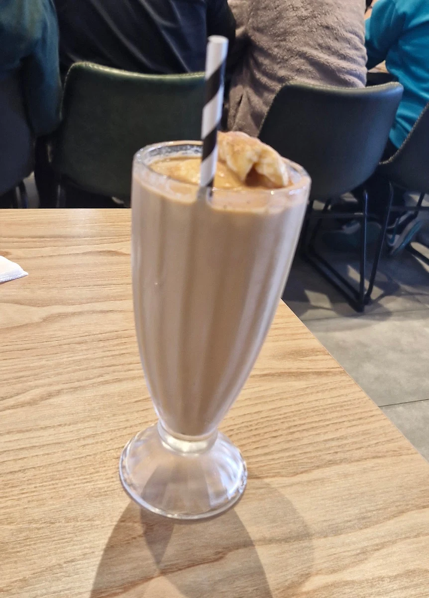 Food & drink, Lavish Cafe