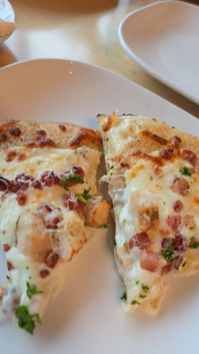 Food & drink, Boston Pizza