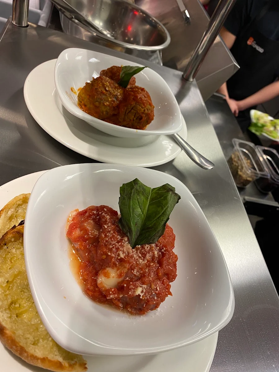 Food & drink, Famoso Italian Pizzeria - Camrose