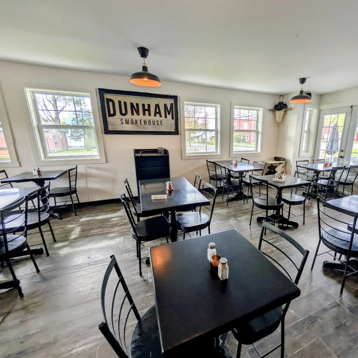 Vibe, Dunham Smokehouse