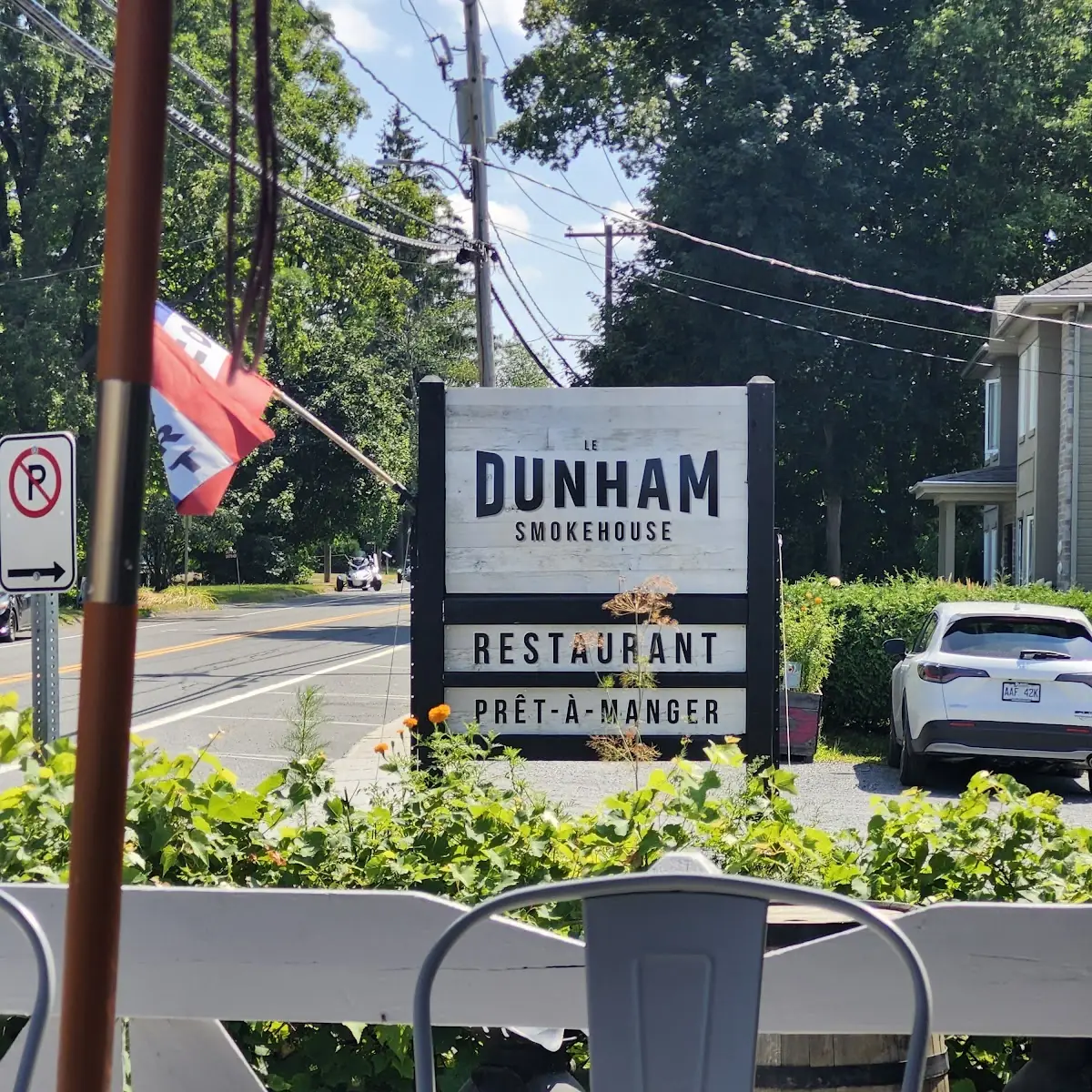 Vibe, Dunham Smokehouse