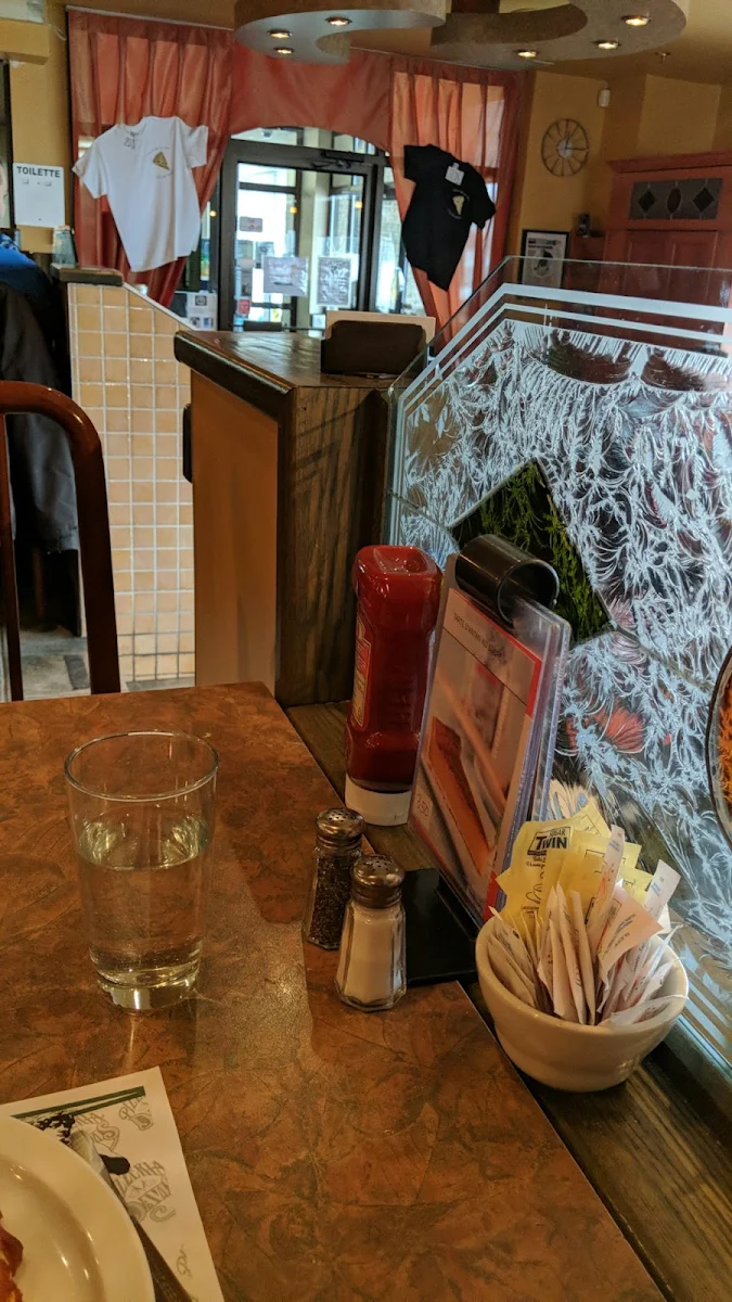 Food & drink, Pizzéria Davis Arvida
