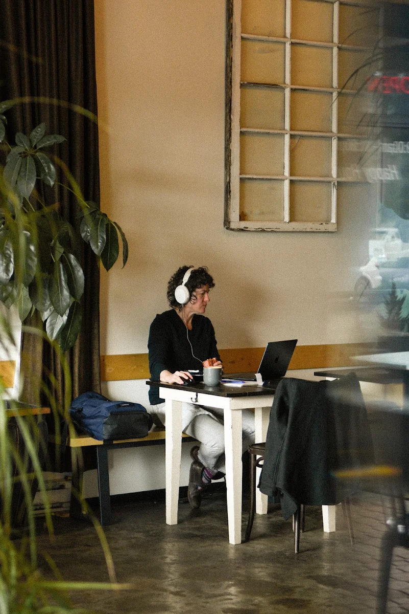 Vibe, River City Coffee Roasters, Bakery and Eatery