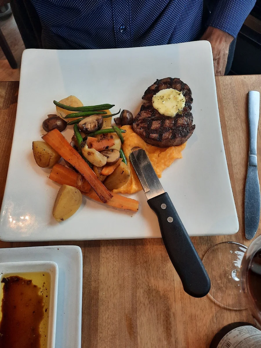 Food & drink, Méchant Steak Magog