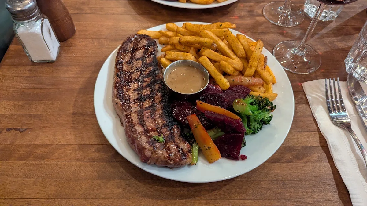 Food & drink, Méchant Steak Magog