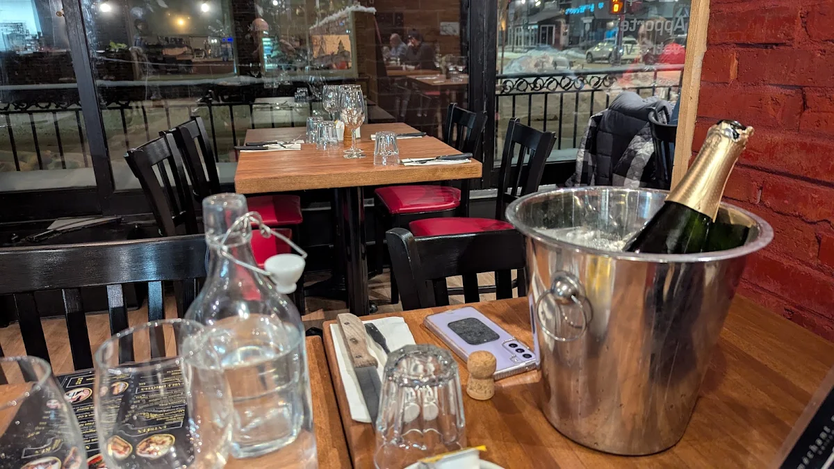 Food & drink, Méchant Steak Magog