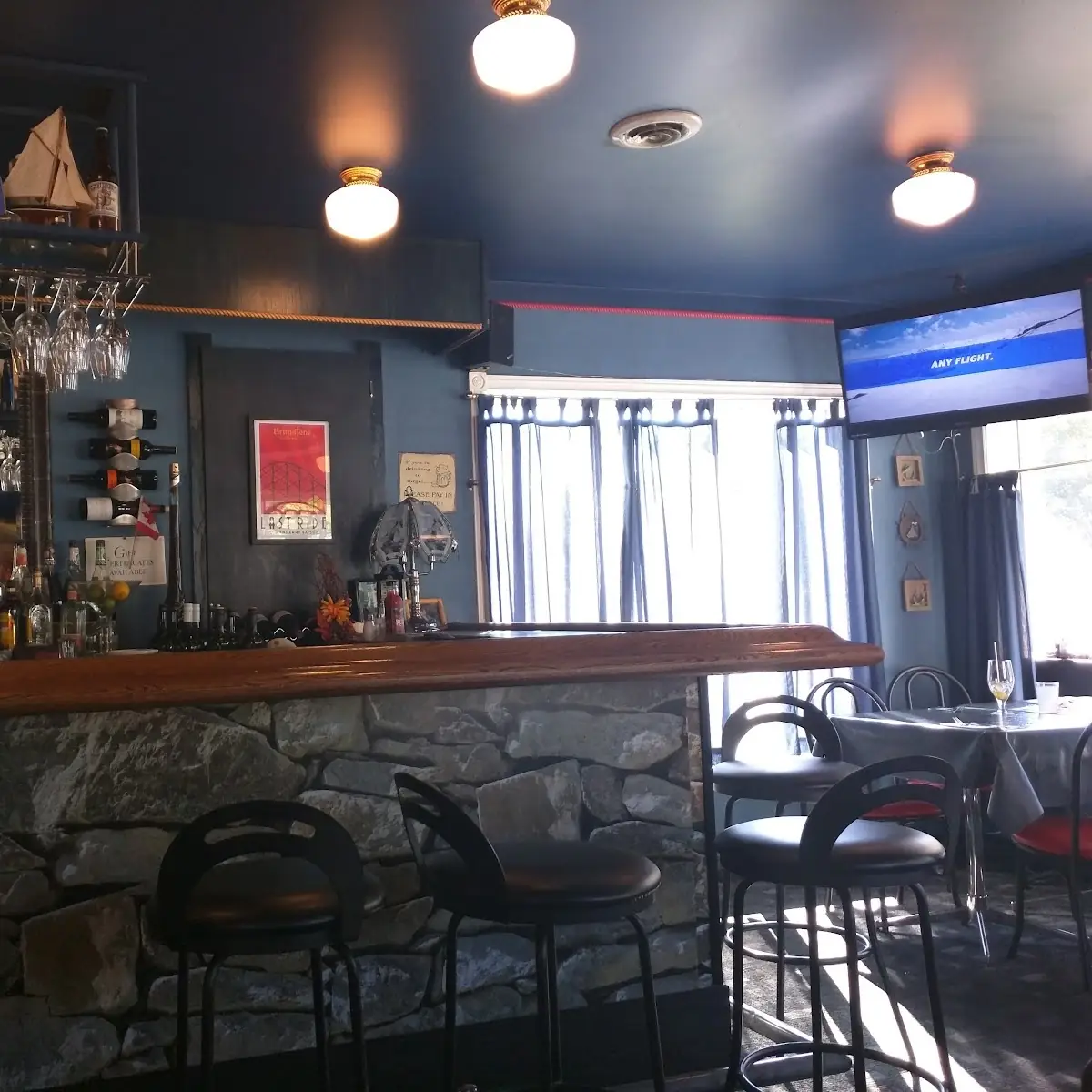 Vibe, Scuttlebutt Tap & Eatery