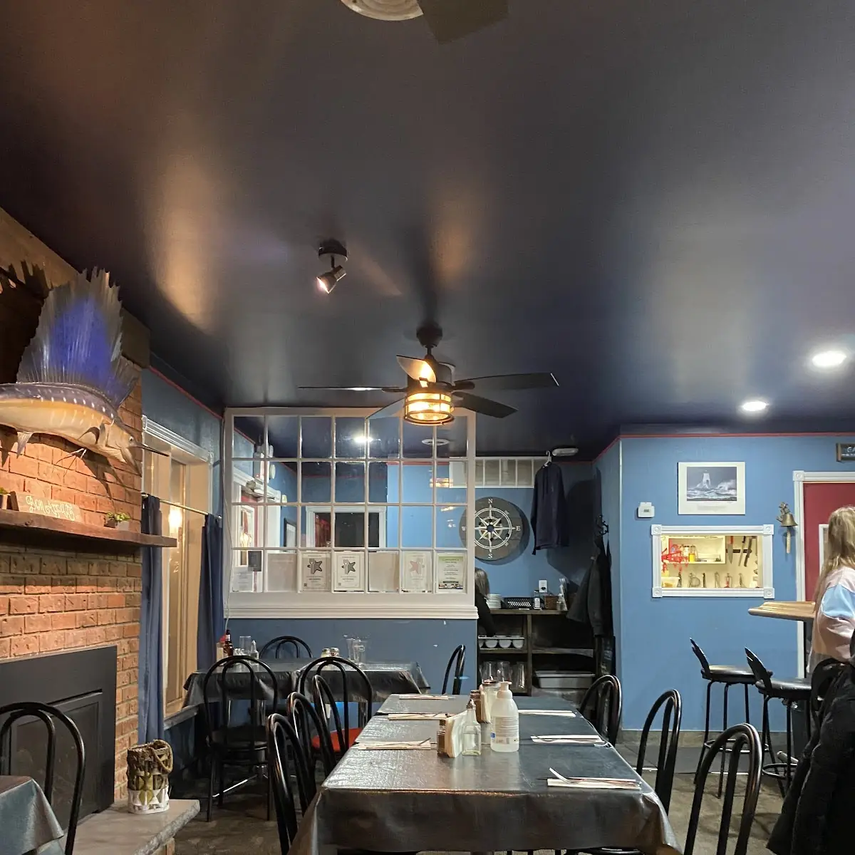 Vibe, Scuttlebutt Tap & Eatery