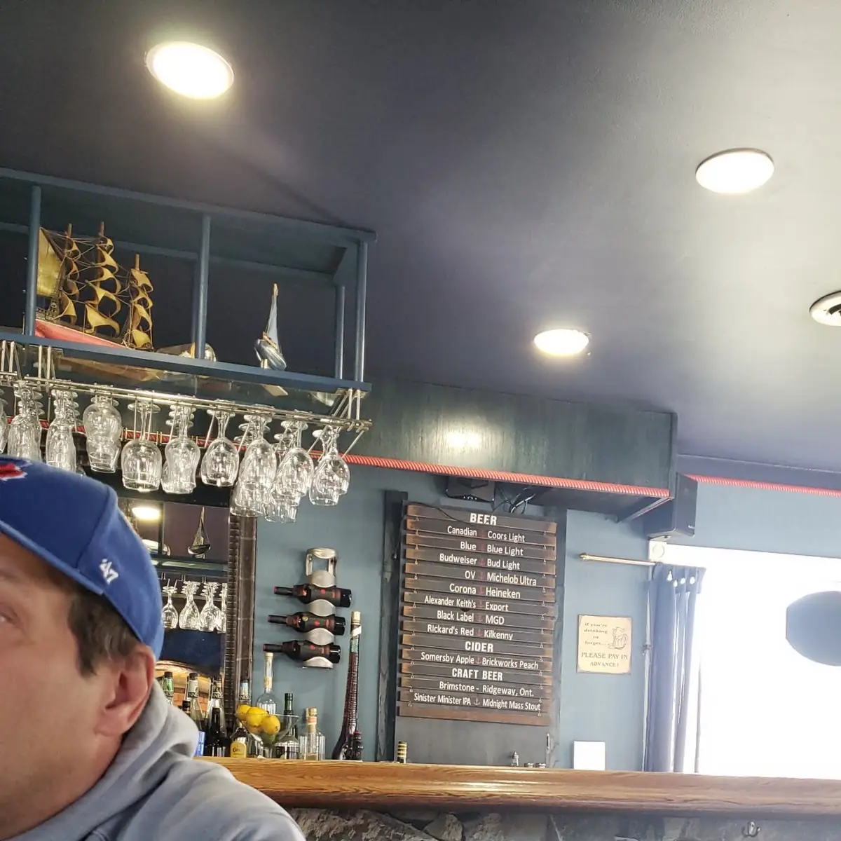 Vibe, Scuttlebutt Tap & Eatery