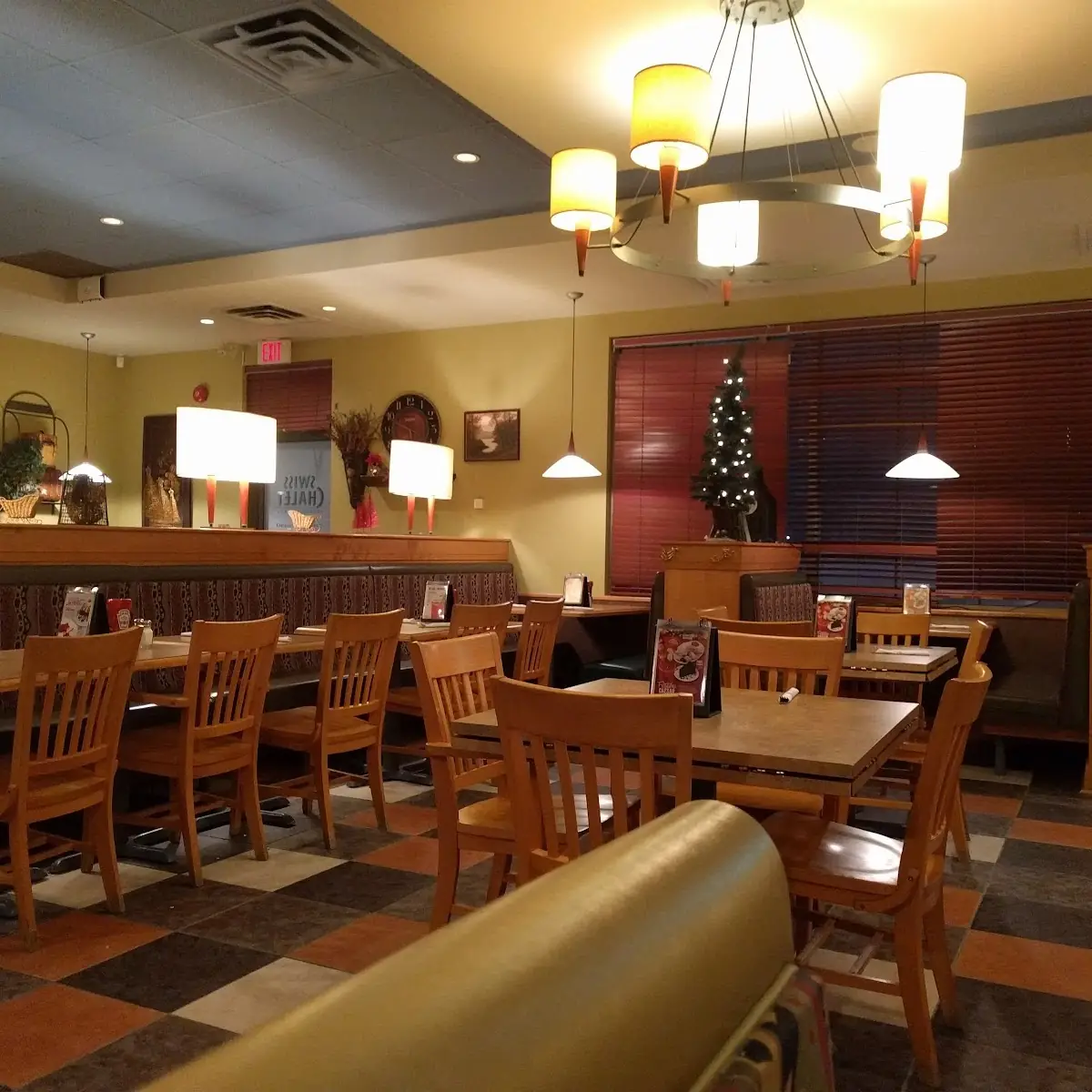 Vibe, Swiss Chalet