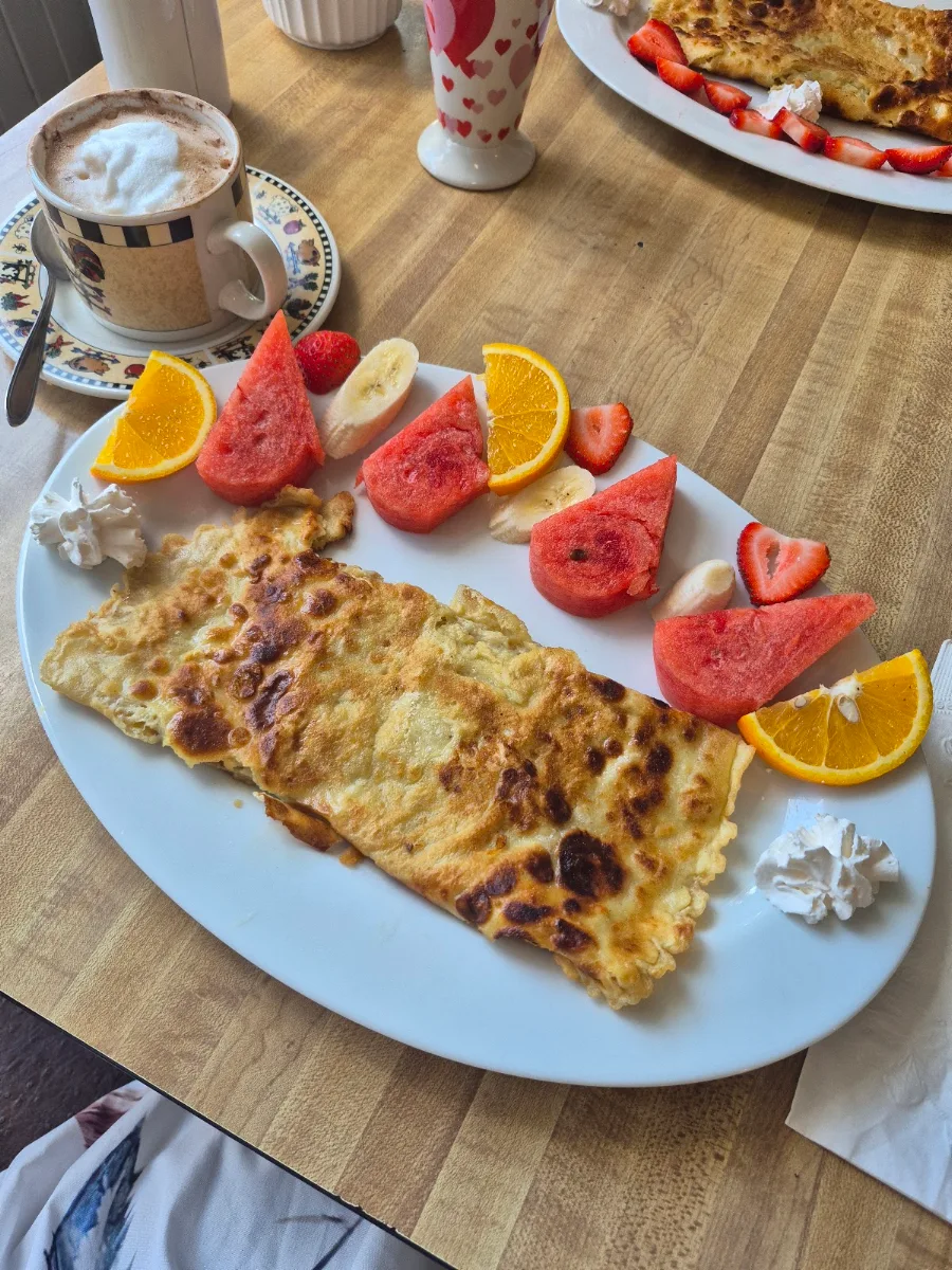 Food & drink, Mina Café