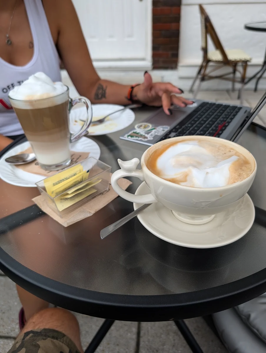Food & drink, Mina Café
