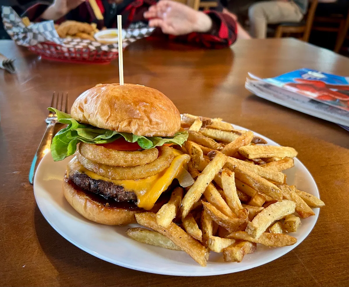 Food & drink, The Ridge Roadhouse