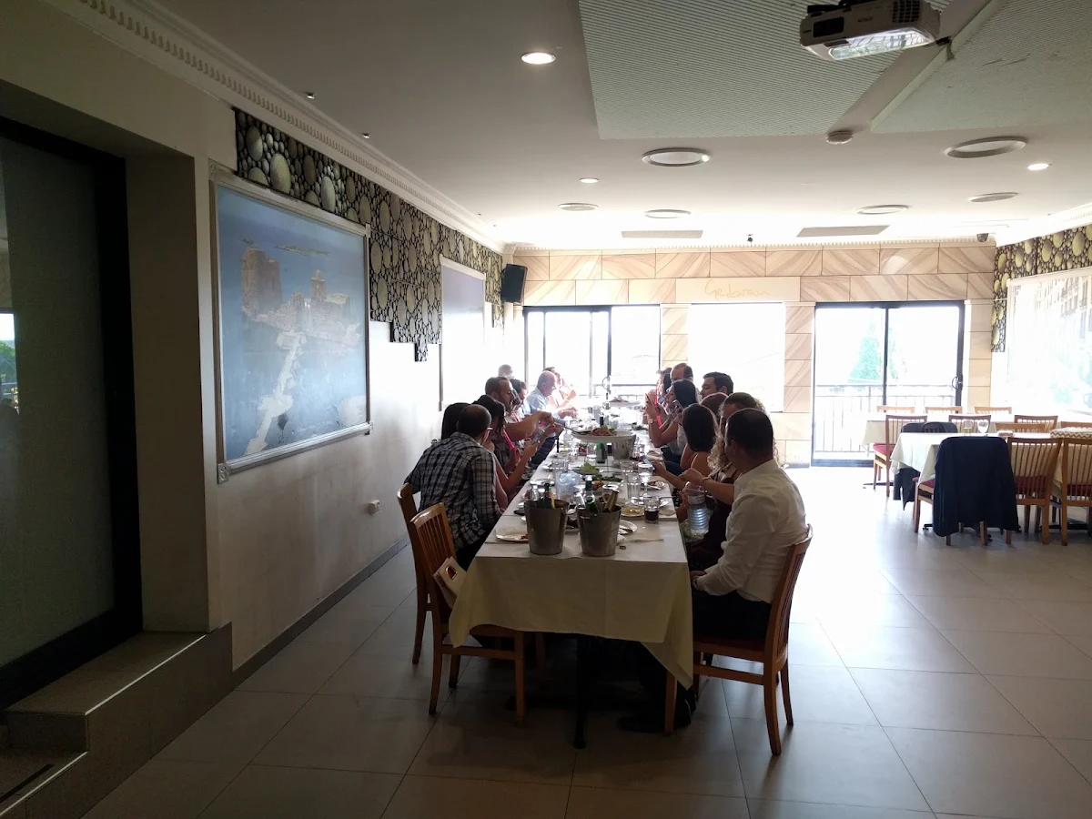 Vibe, Gebran Lebanese Cuisine