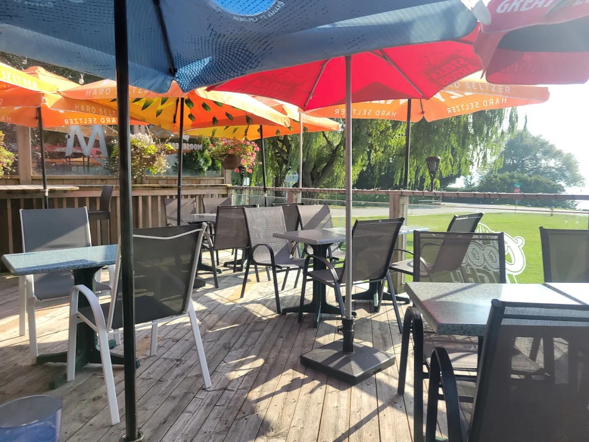 Vibe, The Beach Lakefront Bar & Grill