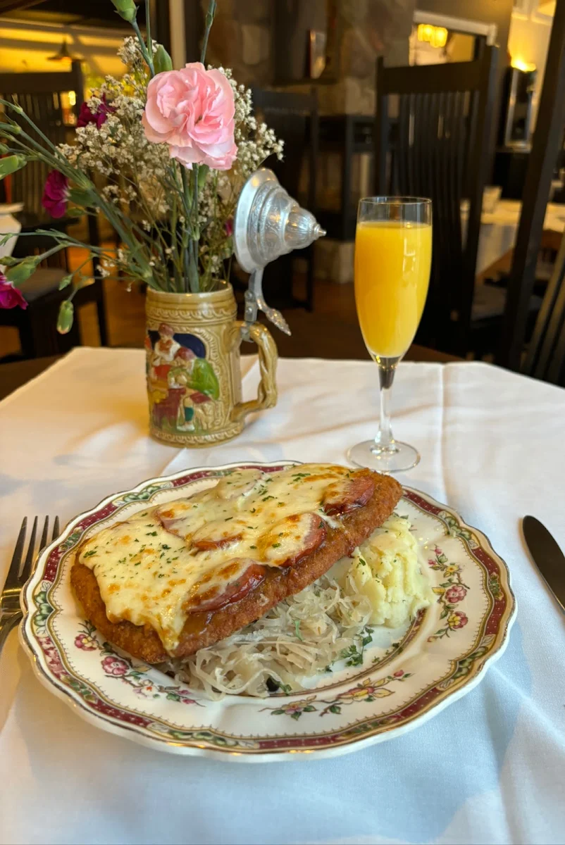 Food & drink, Linden Leaf Restaurant