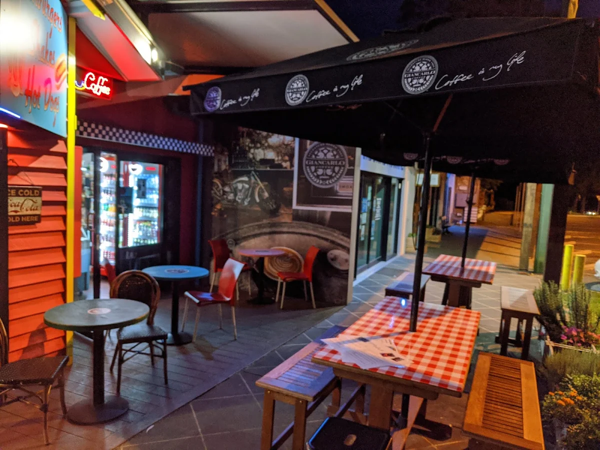 Vibe, Tamborine Diner