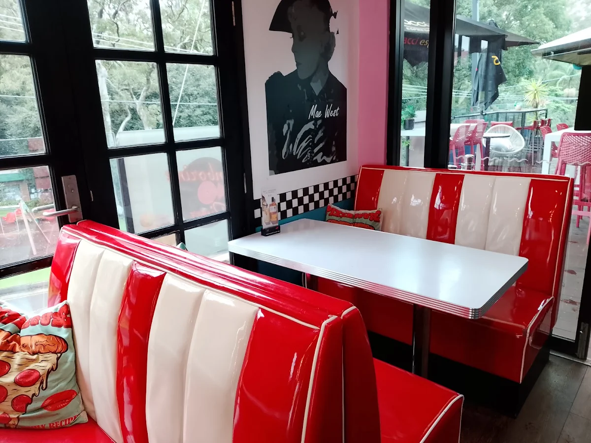 Vibe, Tamborine Diner