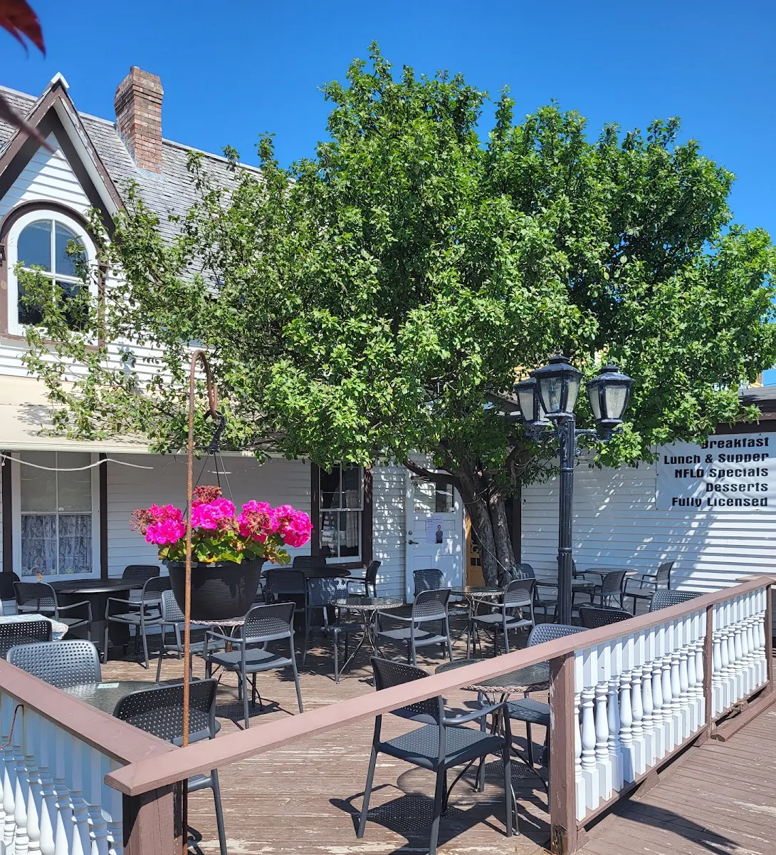 Vibe, Mifflin's Tea Room