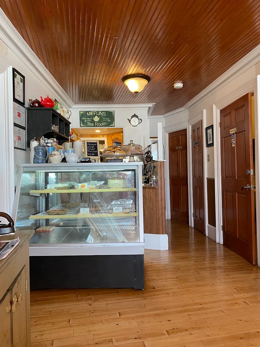 Vibe, Mifflin's Tea Room