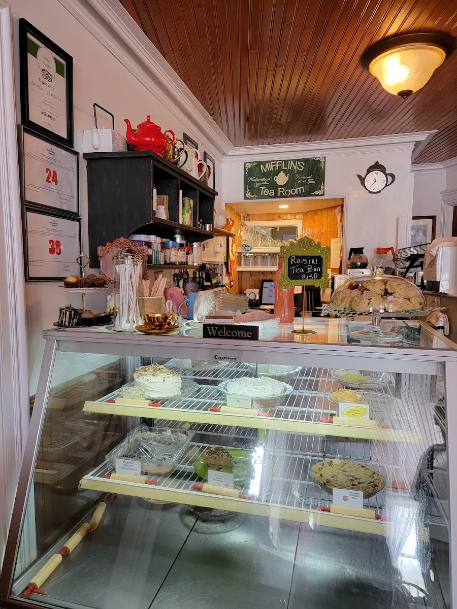 Vibe, Mifflin's Tea Room