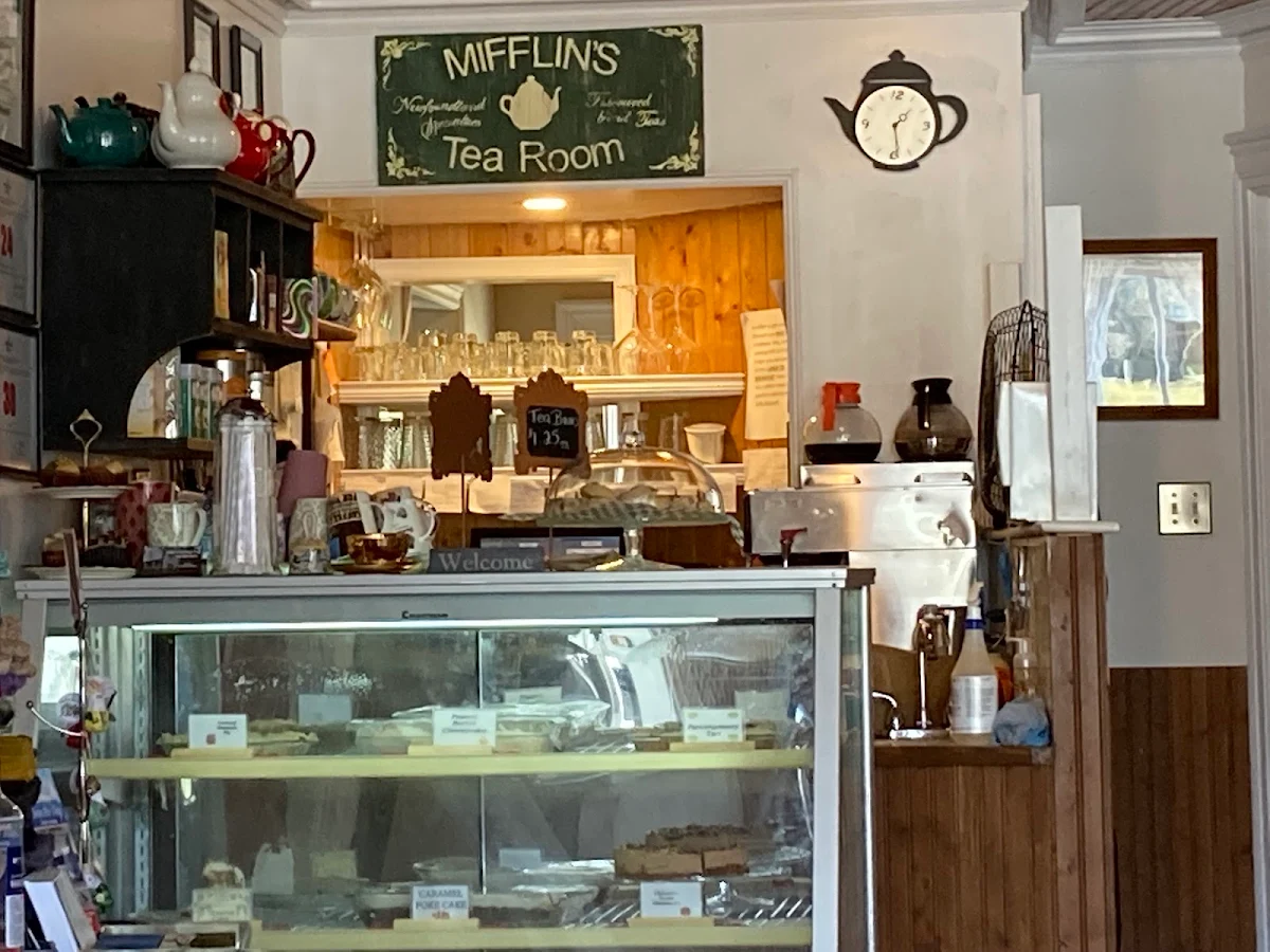 Vibe, Mifflin's Tea Room