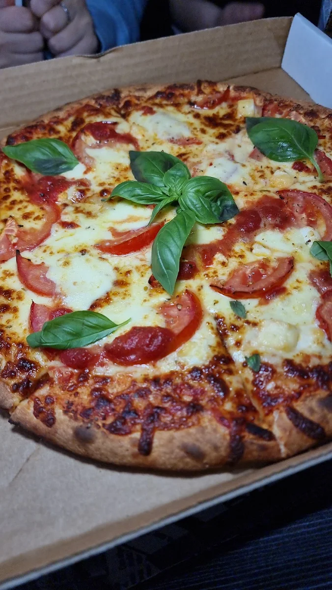 Food & drink, Mahoneys Pizza