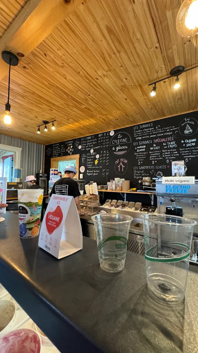 Vibe, La Cabane à Glaces