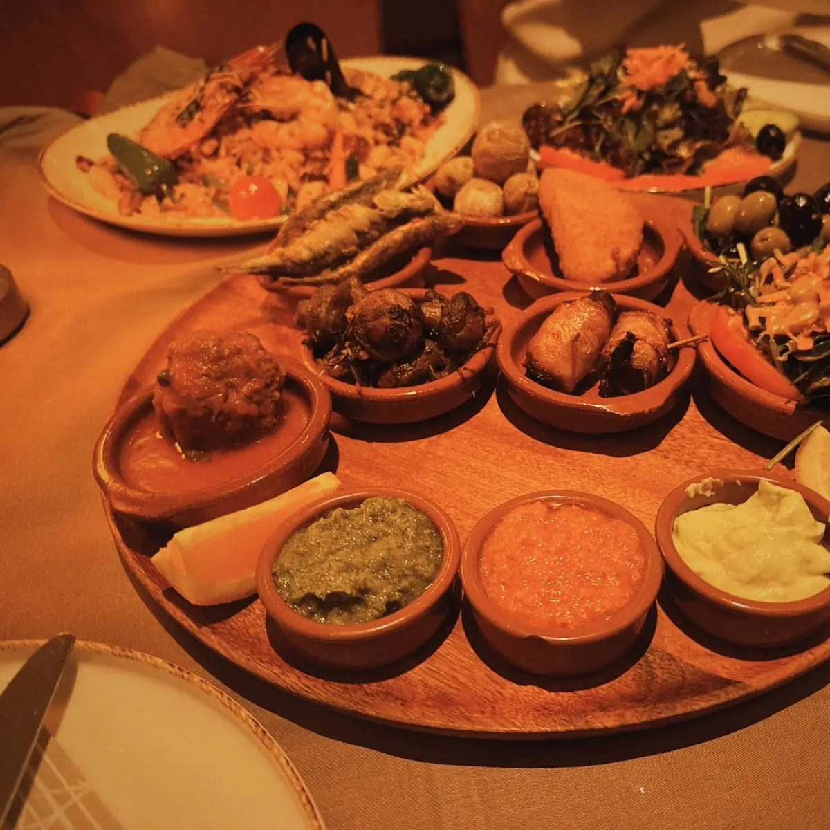 Essen und Trinken, LaVida Tapas Restaurant & Bar