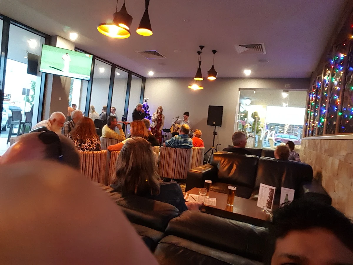 Vibe, Newmason Eat Drink Relax