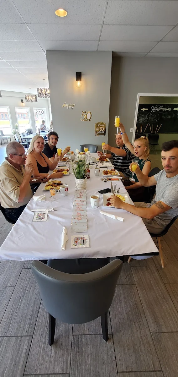 Vibe, Filane's Restaurant