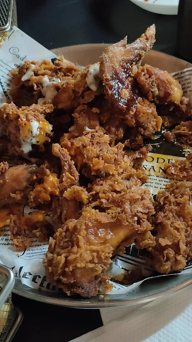 Food & drink, BUFWIN —chicken buffet & beer. Halal food