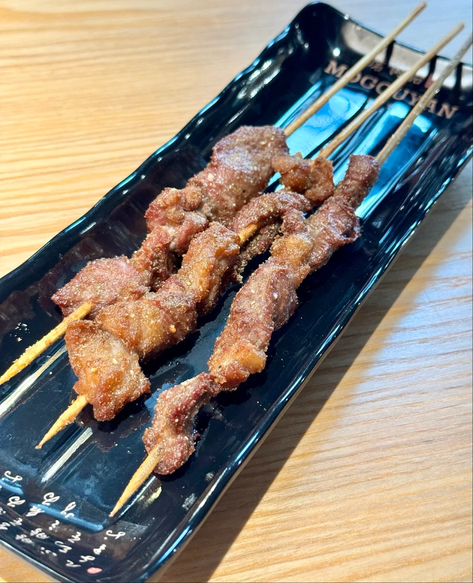 Food & drink, Mogouyan Hand Pulled Noodle - Nouilles Tirées À La Main (Mont Tremblant) 磨沟沿老字号兰州牛肉面