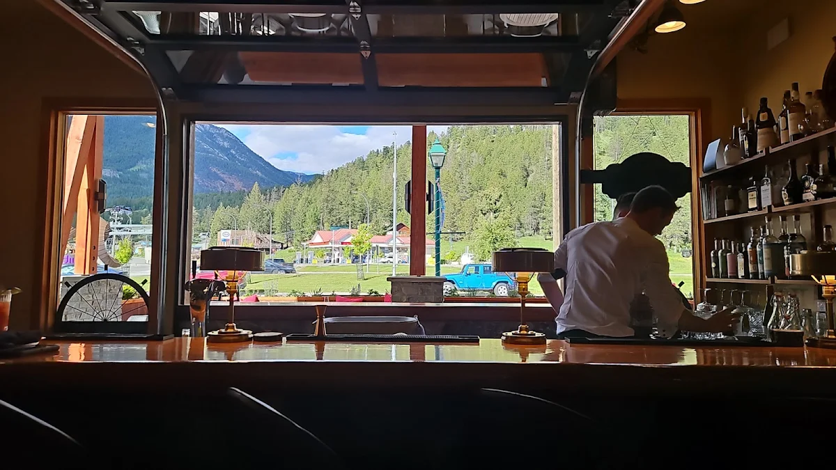 Vibe, Steamboat Lounge & Forage