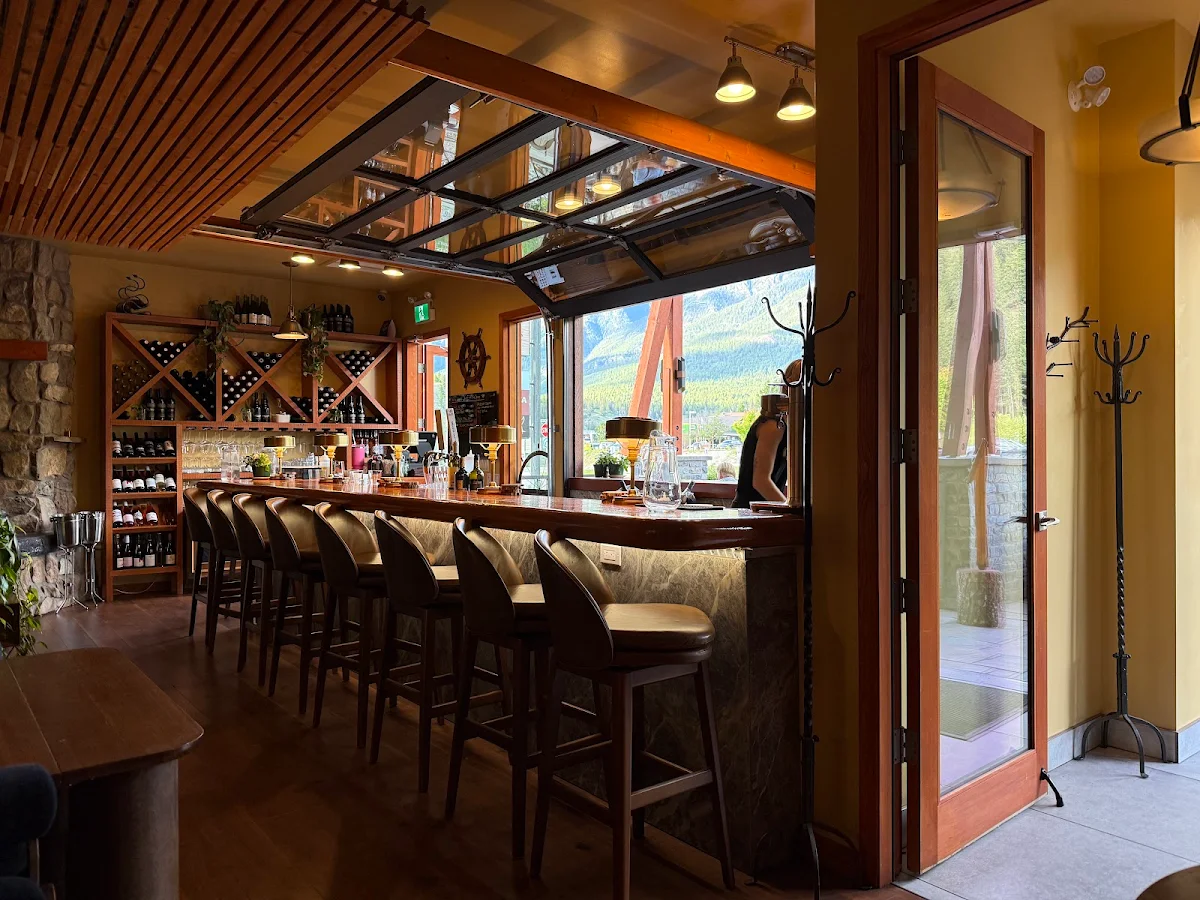 Vibe, Steamboat Lounge & Forage