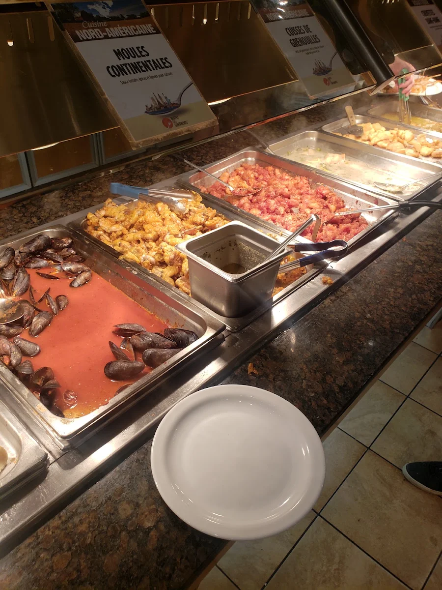 Food & drink, Buffet des Continents - Trois-Rivières