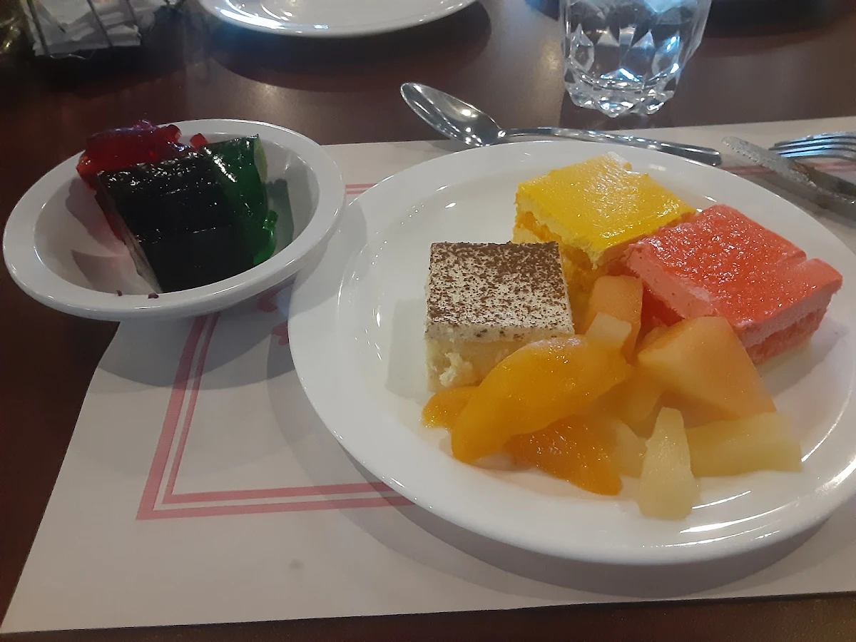 Food & drink, Buffet des Continents - Trois-Rivières