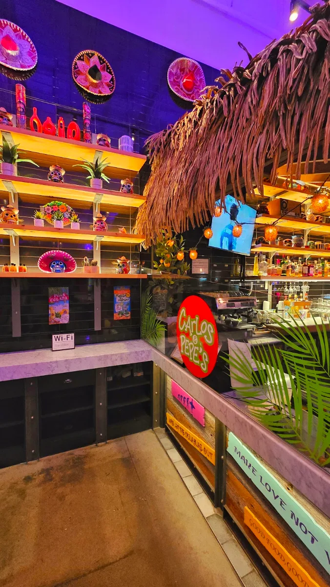 Vibe, Carlos & Pepe's - Saint-Léonard