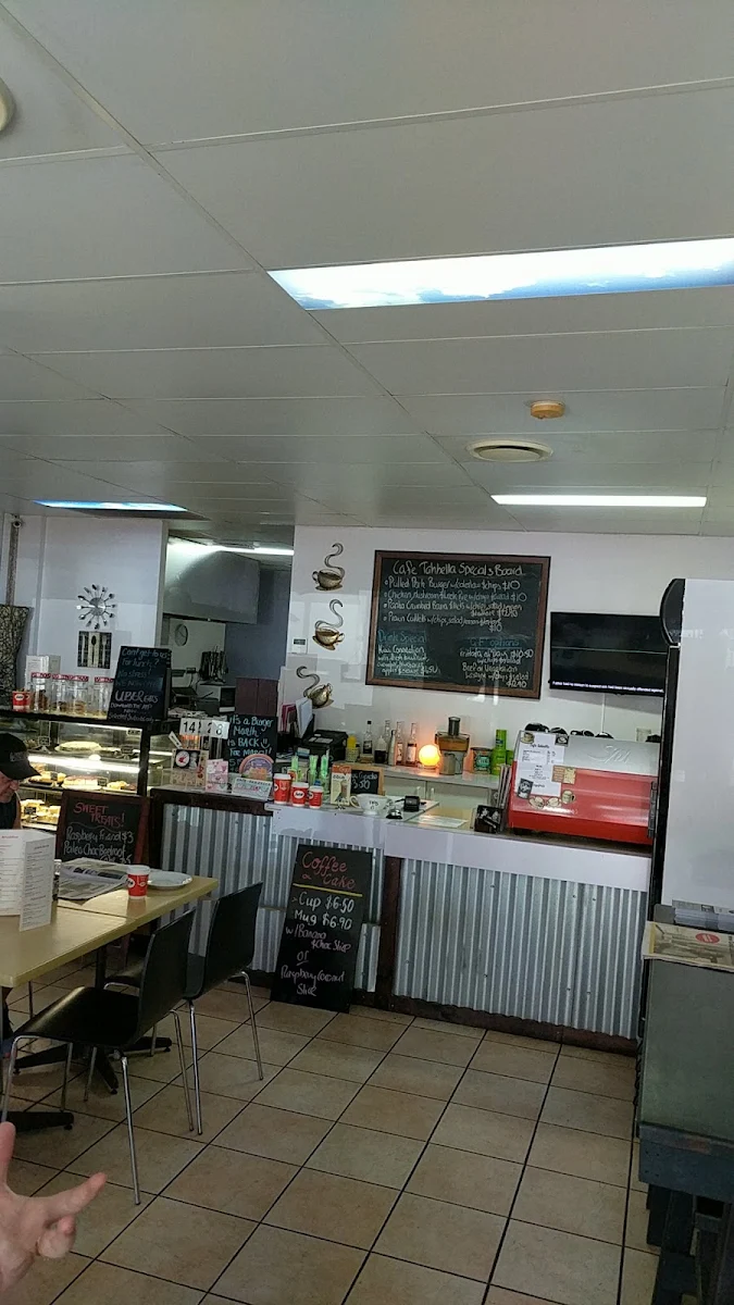 Vibe, Cafe Tahbella