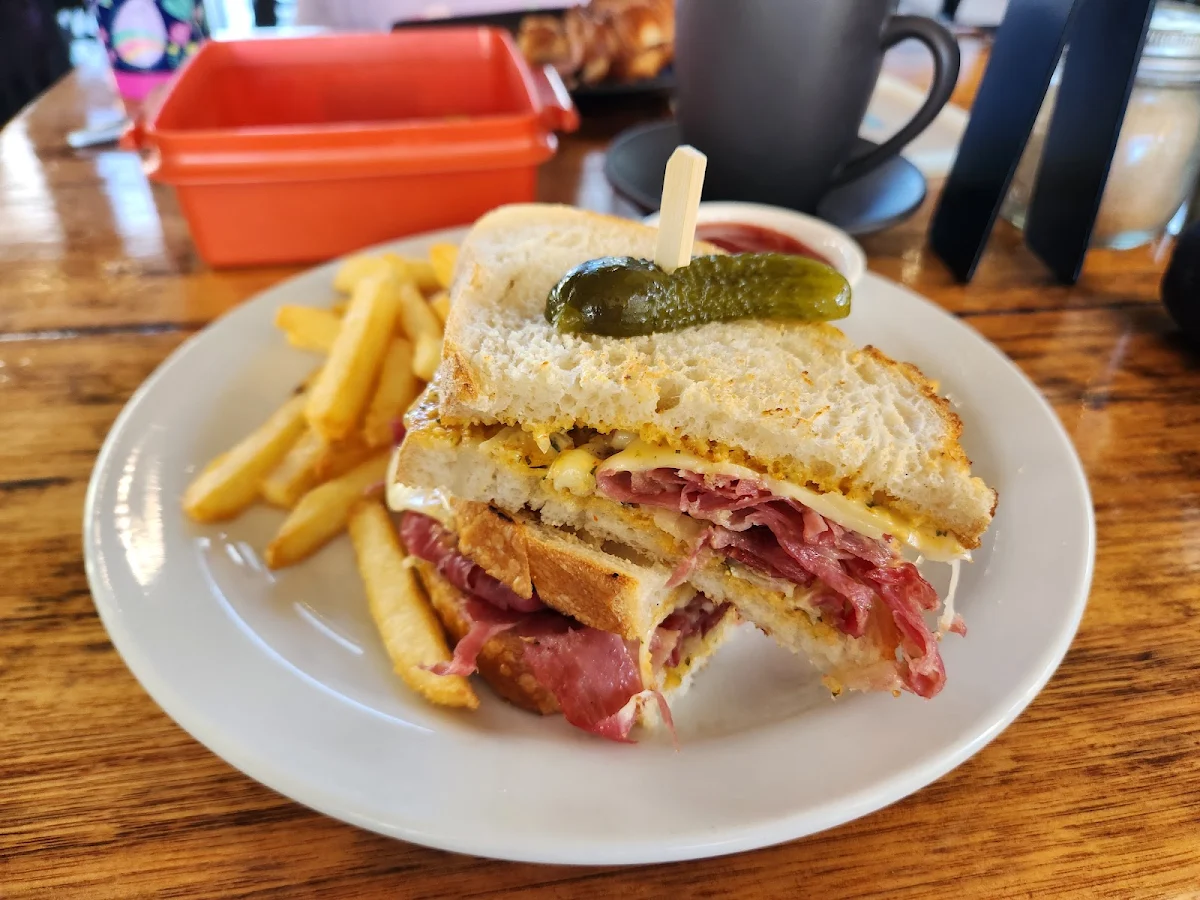 Food & drink, Middleman Caffeine Dealers