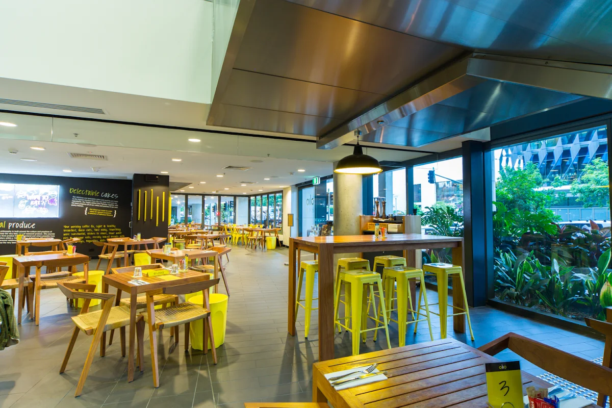 Vibe, Olio Cafe & Bar