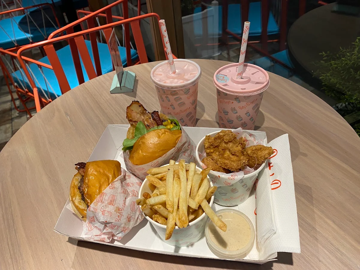 Food & drink, Betty's Burgers